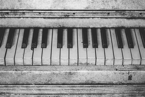 Pianiste mélancolique Poème de Jérémy Le Suisse: Dibujar Fácil, dibujos de El Piano De Rhodes, como dibujar El Piano De Rhodes paso a paso para colorear